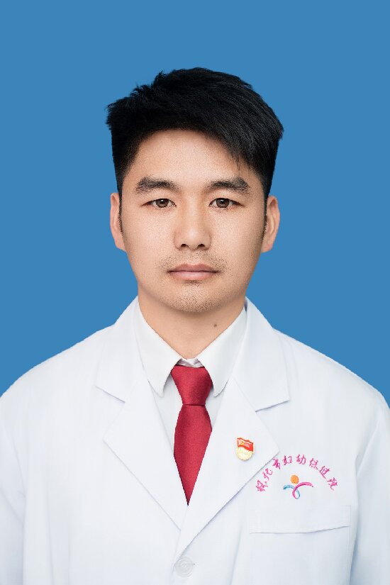 DAP06054鄧順容工號1058 副主任醫(yī)師 黨員.jpg